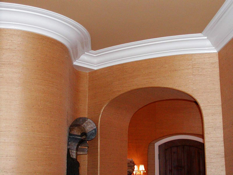 Crown molding and ceiling detail